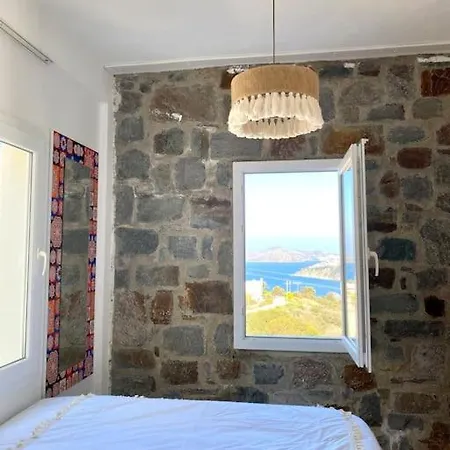 A Triplex With Overlooking The Sea Giris