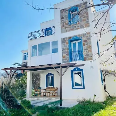 A Triplex With Overlooking The Sea Hotel